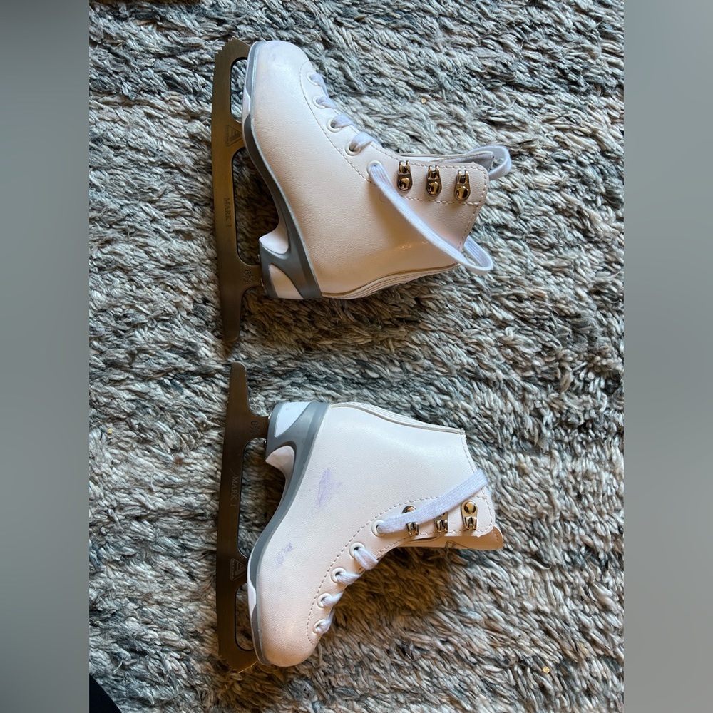 Jackson ultima finesse girls skates